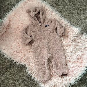 Patagonia Furry Friends Bunting 12-18 months in dusty rose color.
